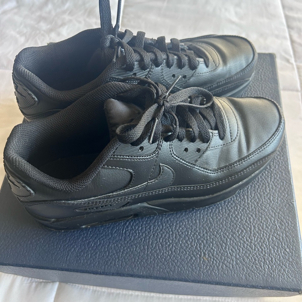 Nike Airmax youth 7 women 9 new